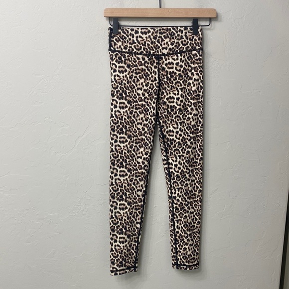 Zyia leopard brilliant scrunch what leggings size 4 - Picture 1 of 9